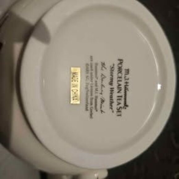 Hummel Tea Pot Set In original box Stormy Weather Umbrella Boy and Girl - Picture 10 of 10